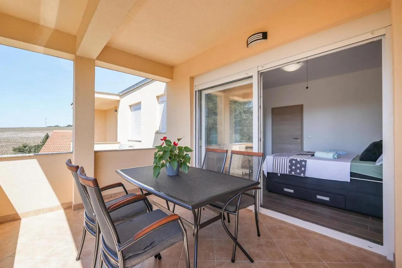 Apartment Bojana Petrcane 0*,