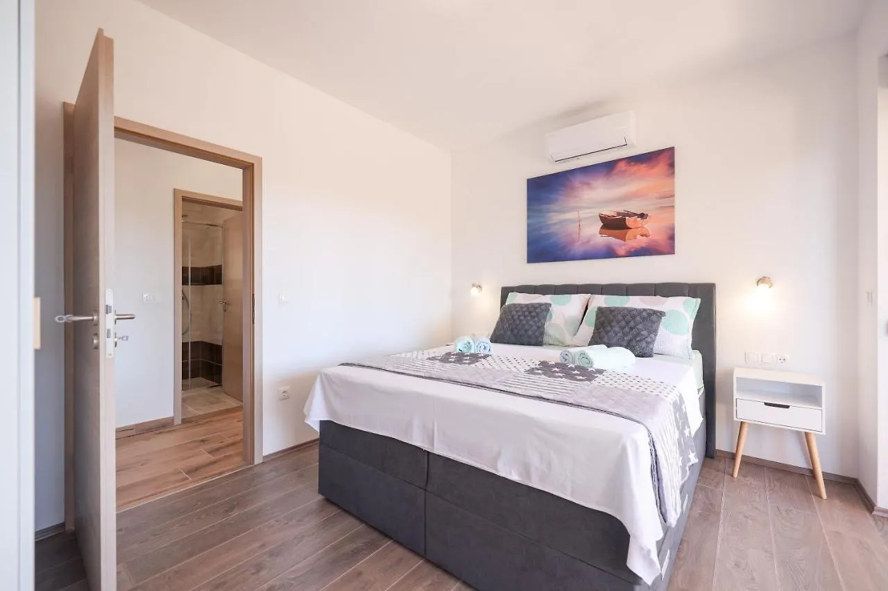 Apartment Bojana Petrcane